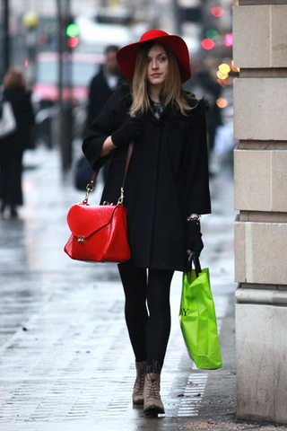 Illustration for article titled London's Epic Winter Makes For Interesting Celebrity Street Style